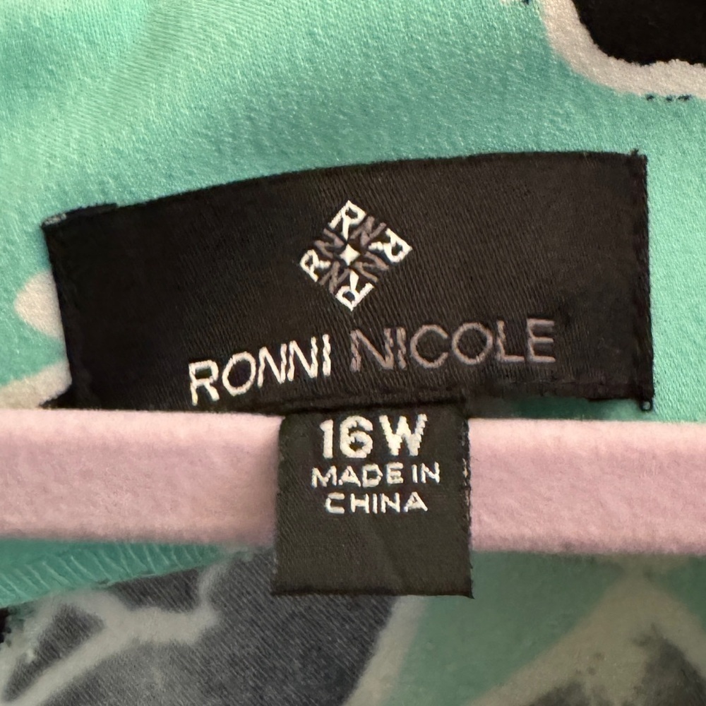 NWT RONNI NICOLE Shift Sleeveless Boat Neck Green & Black Floral Print Dress 16W - Picture 3 of 7